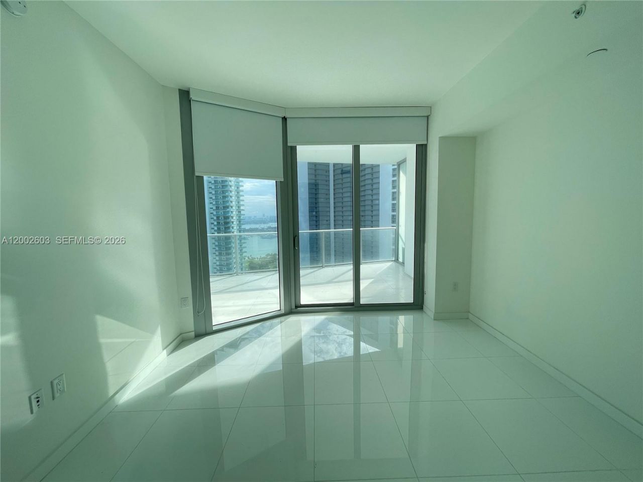 851 NE 1st Ave, Unit 3103, Miami, FL 33132 Photo