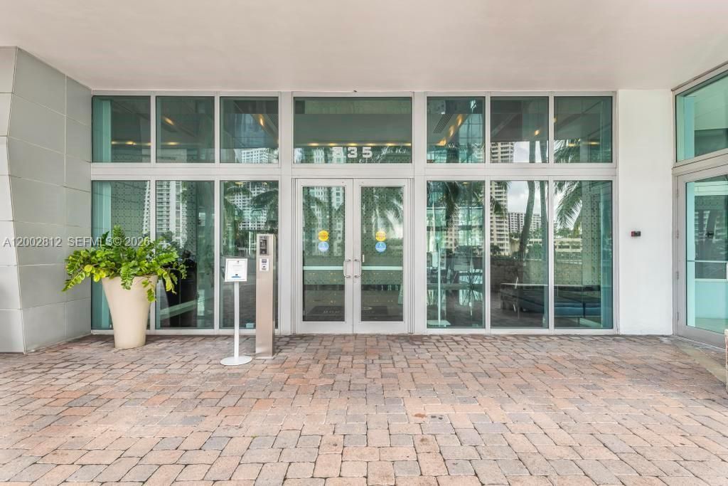 335 S Biscayne Blvd, Unit LPH-02, Miami, FL 33131 Photo