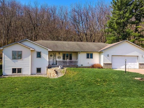 W5115 County Rd B, La Crosse, WI 54601