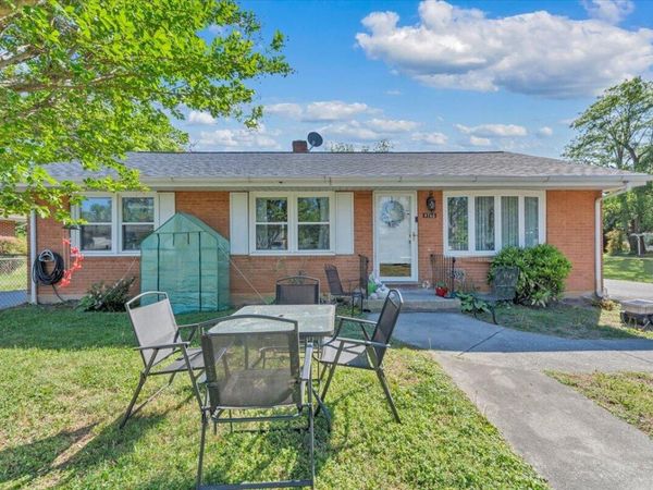 4760 PEACH TREE DR NW, Roanoke, VA 24017