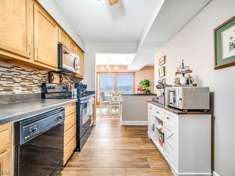 7390 Creekwood Drive, Unit 10D, North Royalton, OH 44133 Photo 11