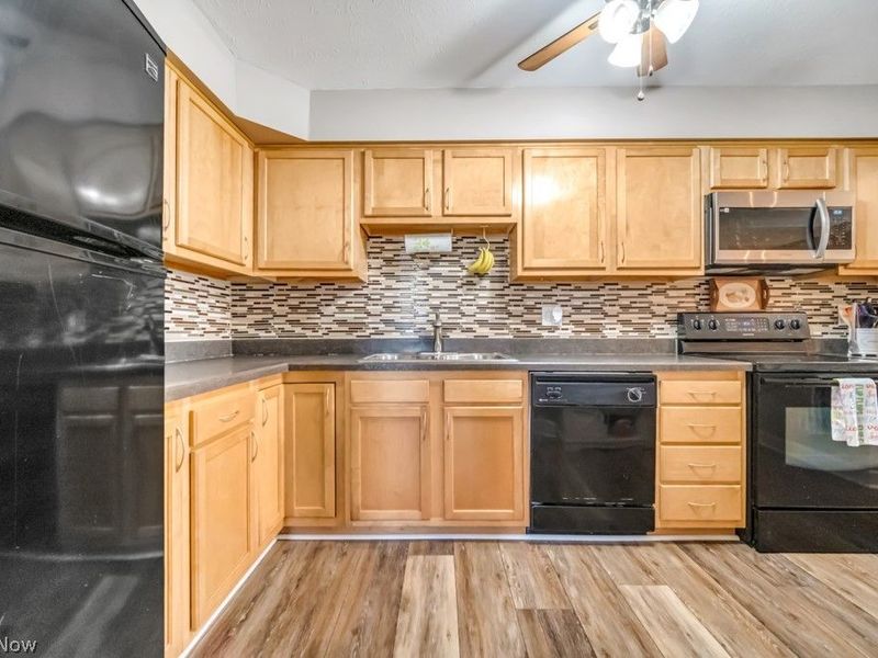 7390 Creekwood Drive, Unit 10D, North Royalton, OH 44133 Photo 7