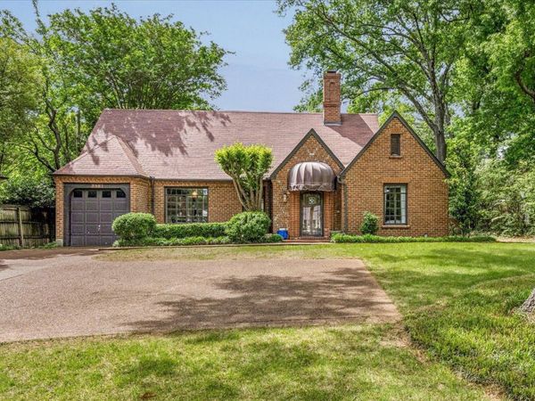 3581 POPLAR AVE, Memphis, TN 38111