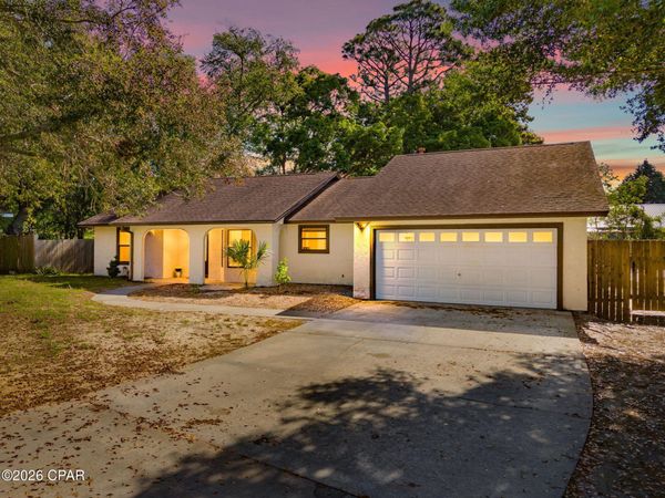 902 Laurel Oak Lane , Panama City, FL 32408