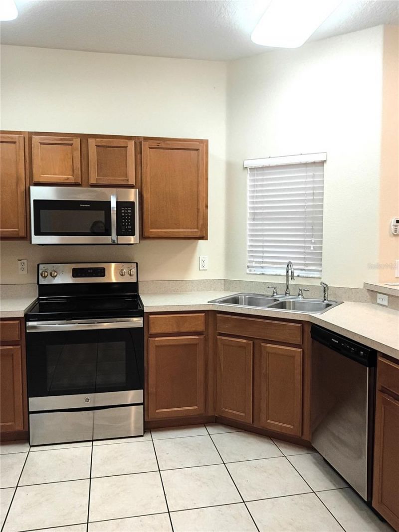 4239 Winding Vine Drive, Lakeland, FL 33812 Photo