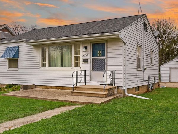 2905 W KENWOOD Avenue, West Peoria, IL 61604