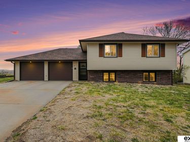 240 Riverview Drive , Blair, NE 68008