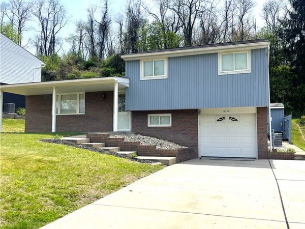 212 Chestershire Dr , Oakdale, PA 15071