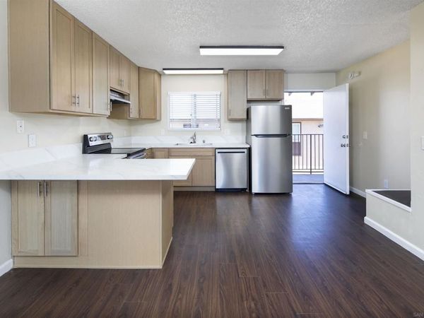 975 E Washington Ave, Unit E, El Cajon, CA 92020