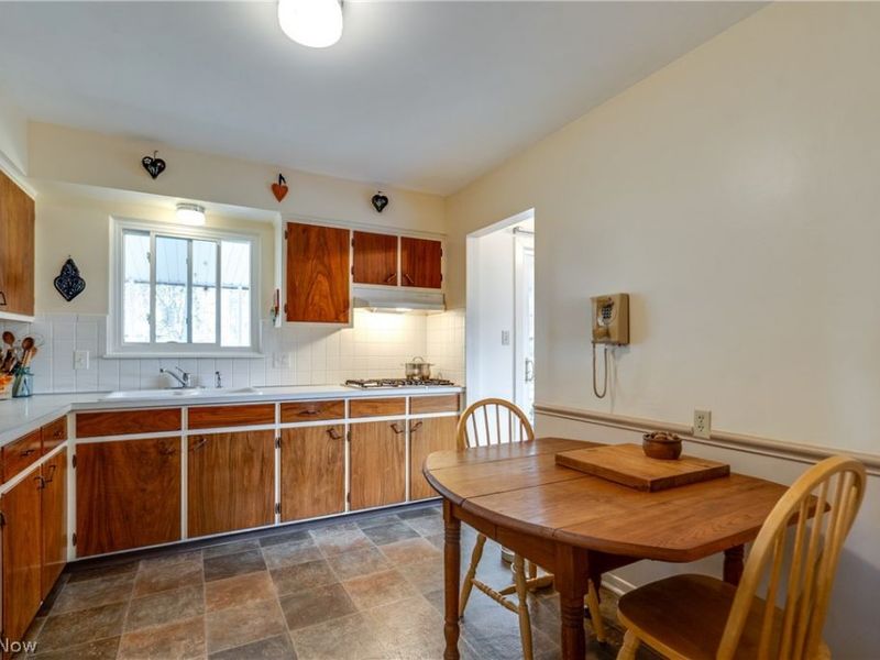 833 Cliffside Drive, Akron, OH 44313 Photo 10