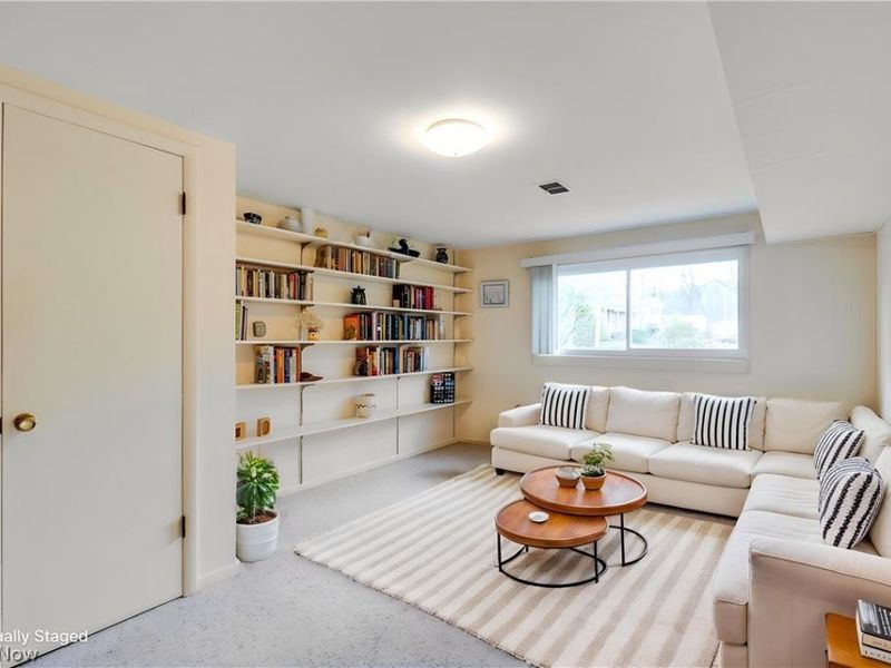 833 Cliffside Drive, Akron, OH 44313 Photo 13