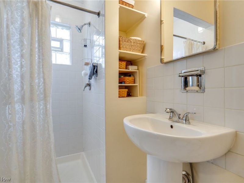 833 Cliffside Drive, Akron, OH 44313 Photo 16