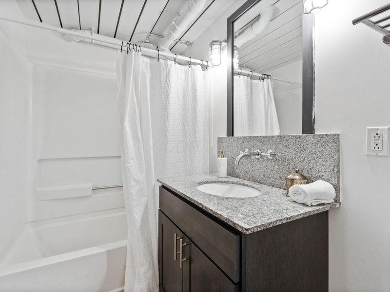 60 E Spring Street, Unit 211, Columbus, OH 43215 Photo 24