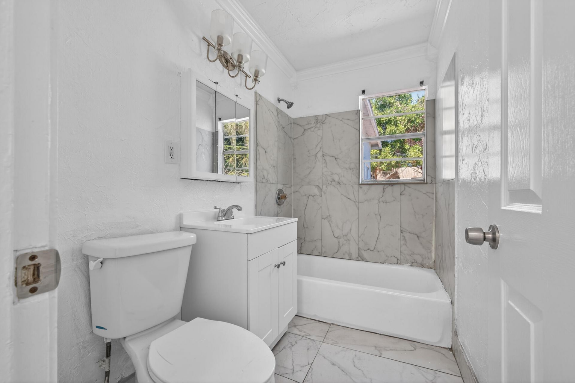 933 30th Court, West Palm Beach, FL 33407 Photo