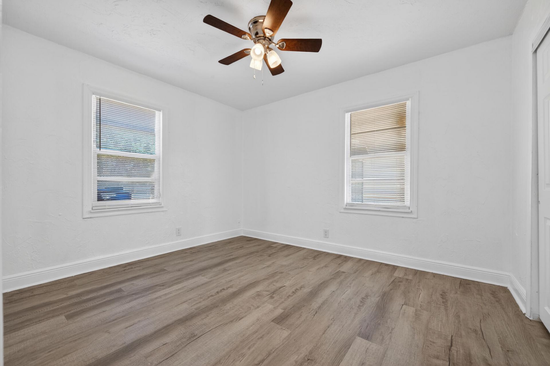 933 30th Court, West Palm Beach, FL 33407 Photo