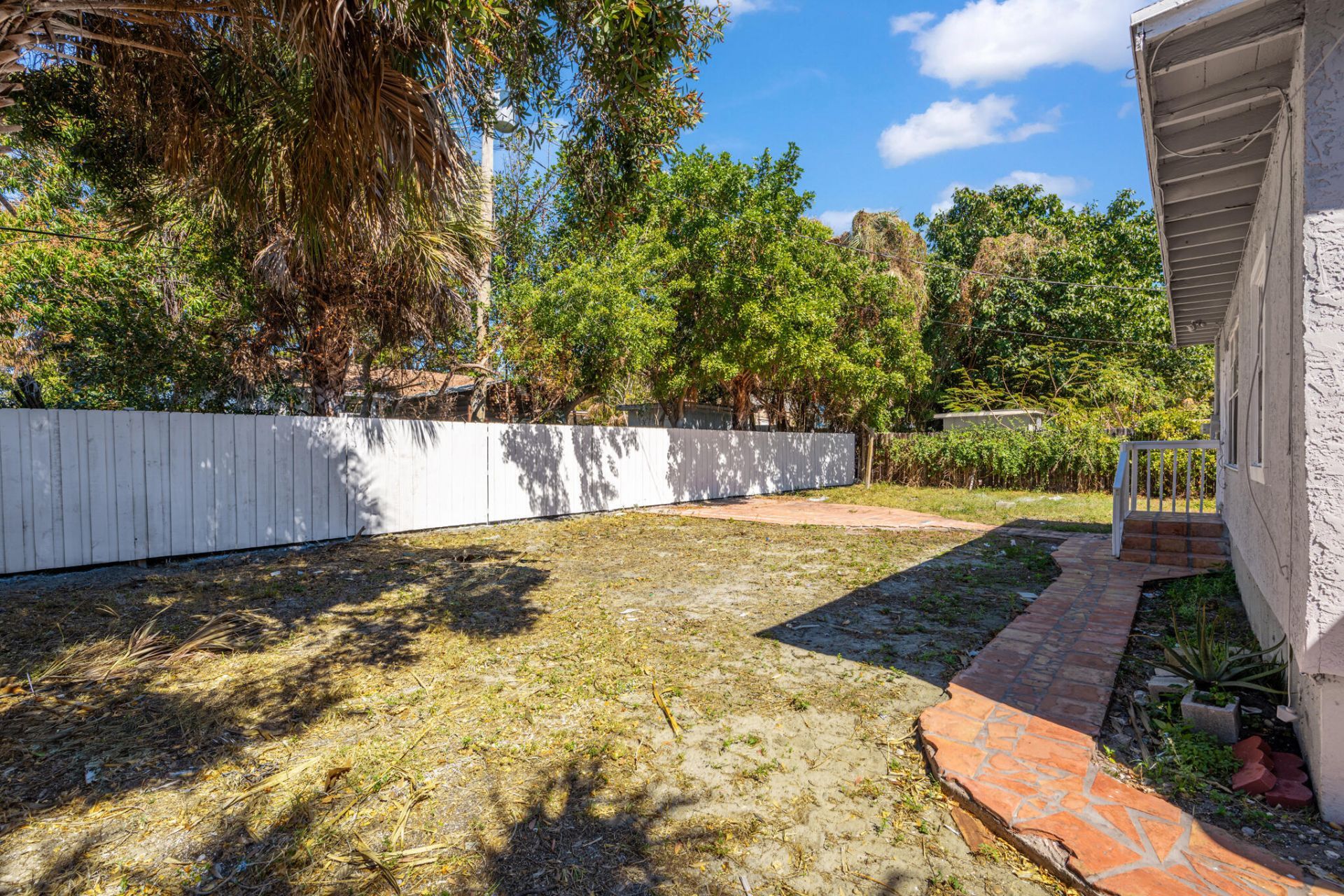 933 30th Court, West Palm Beach, FL 33407 Photo