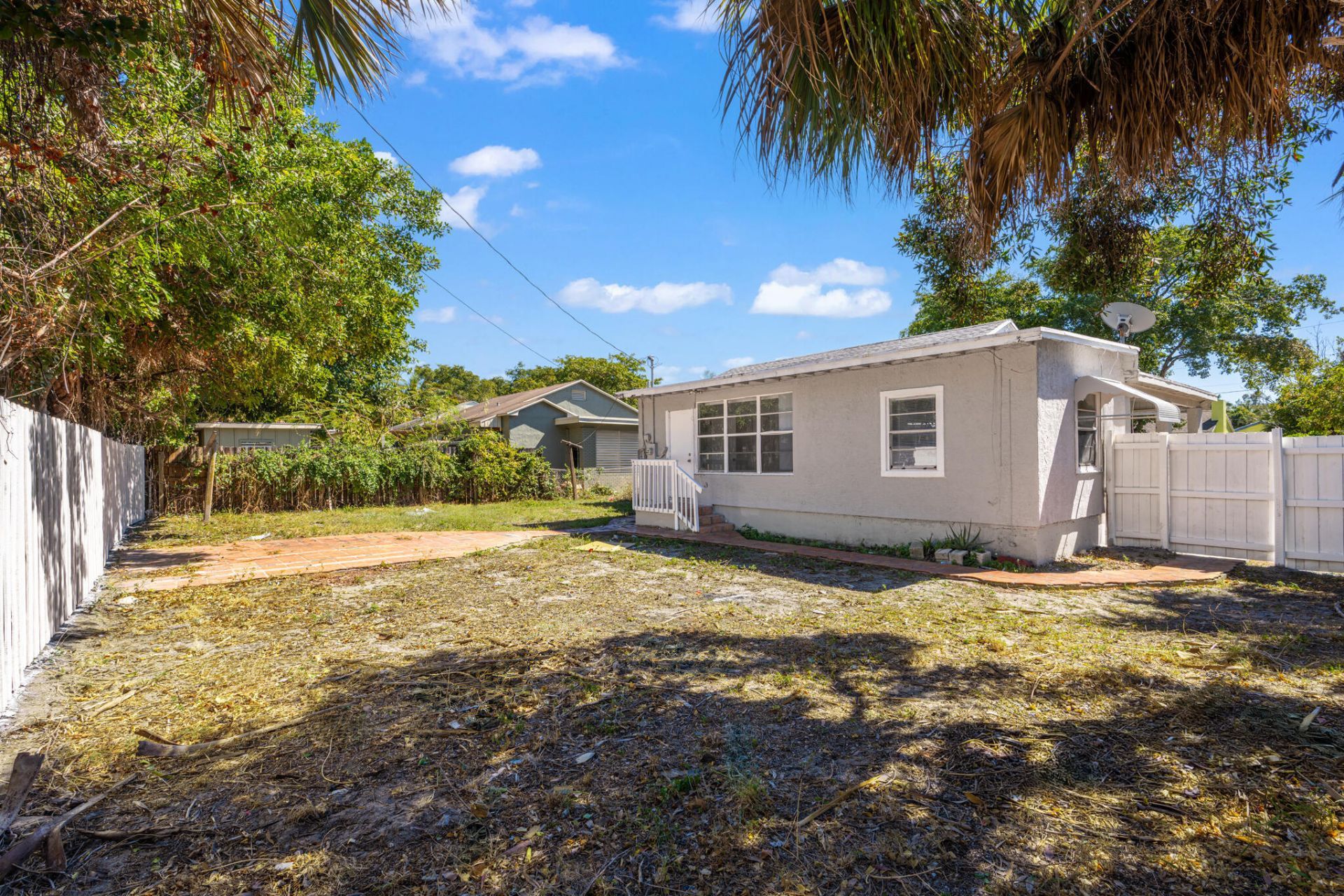 933 30th Court, West Palm Beach, FL 33407 Photo