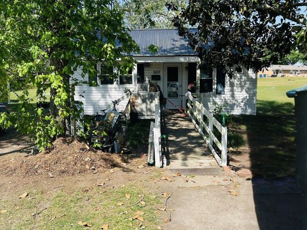 907 E Harnett Street, Dunn, NC 28334