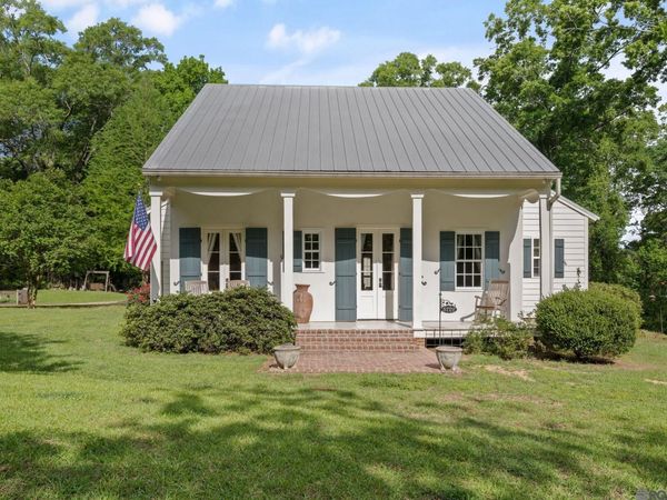 5722 Highland Rd, St Francisville, LA 70775