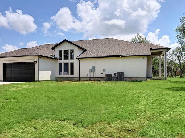 103 Janette Bend, Castroville, TX 78009