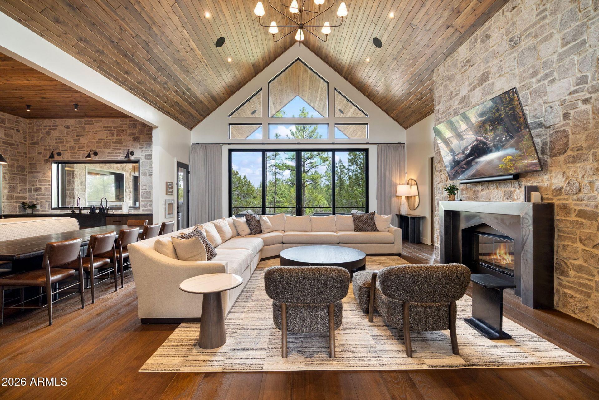 2441 S MONKSHOOD Road, Show Low, AZ 85901