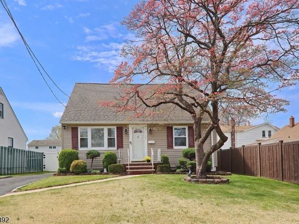 722 Pine St, Roselle Park, NJ 07204