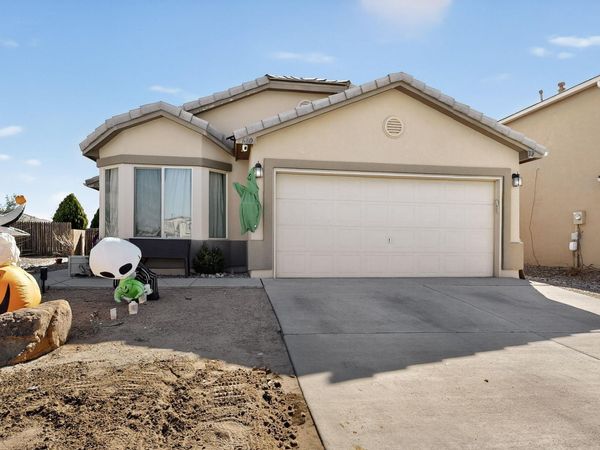 680 Purple Aster Avenue SW, Los Lunas, NM 87031