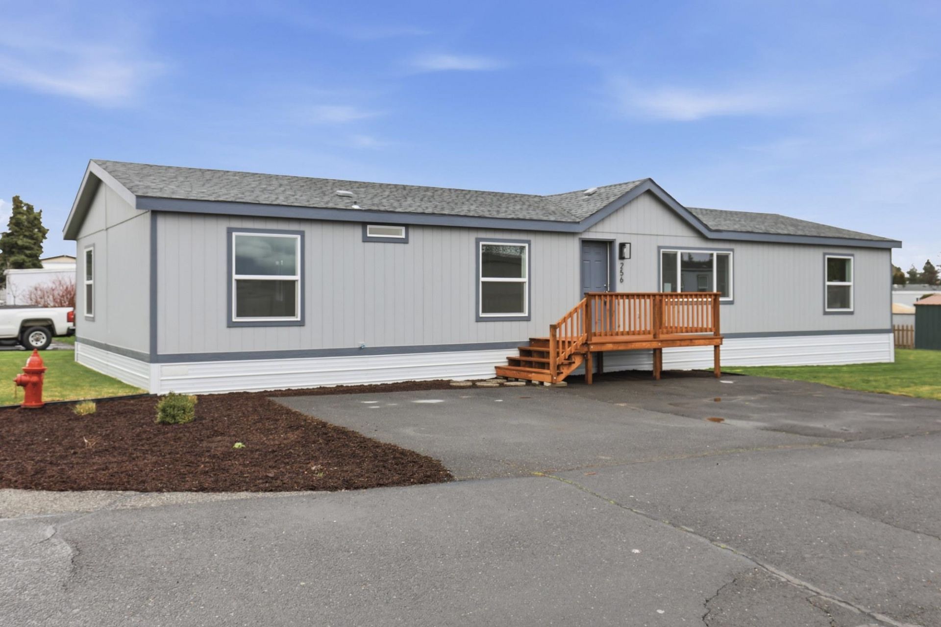 2201 N Craig Rd, Spokane, WA 99224 Main Photo