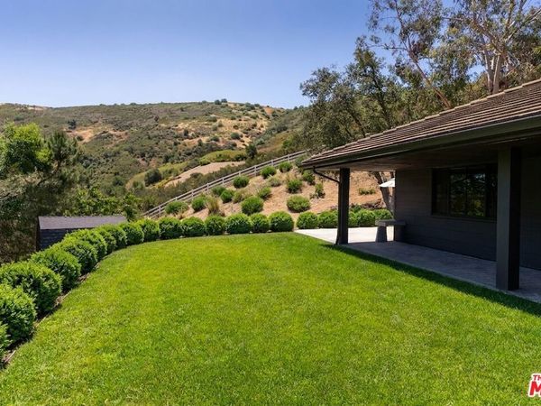 6 Buckskin Court, Bell Canyon, CA 91307