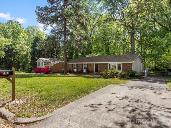 7001 Crossridge Road , Charlotte, NC 28214