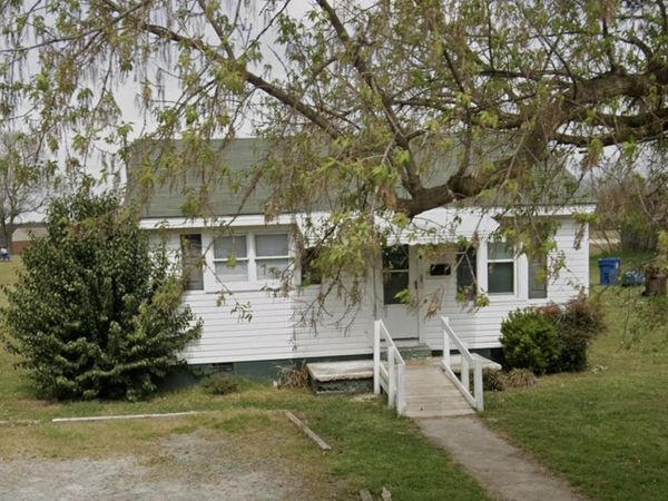 911 E Harnett Street, Dunn, NC 28334