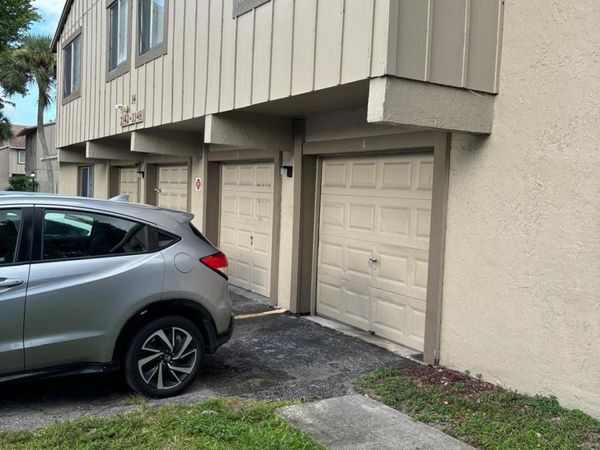 2148 NW 57th Avenue, Unit 14e, Lauderhill, FL 33313