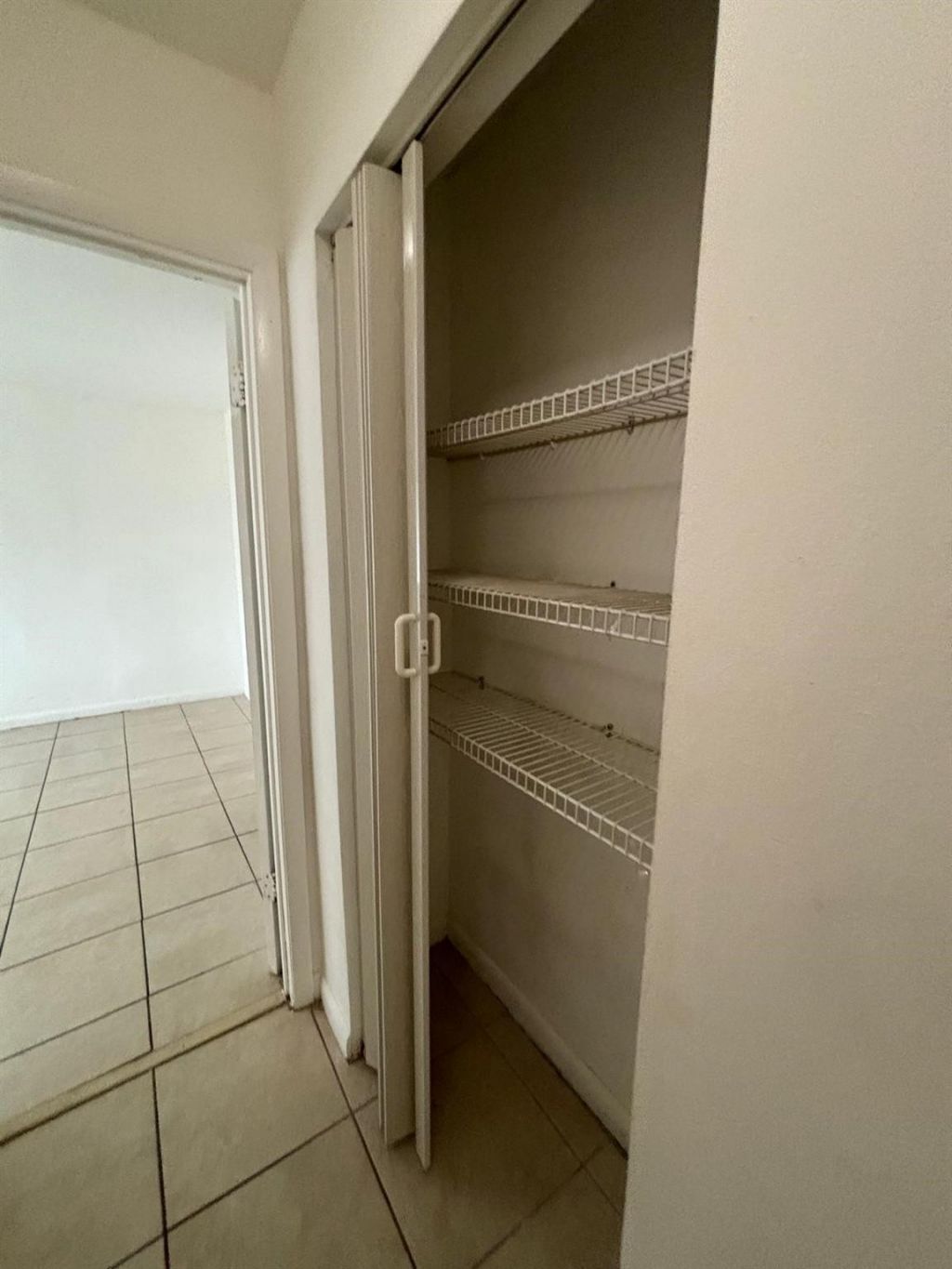 2148 NW 57th Avenue, Unit 14e, Lauderhill, FL 33313 Photo