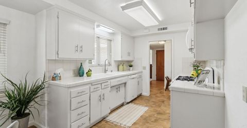 6721 Swenson Way, Sacramento, CA 95831 Photo