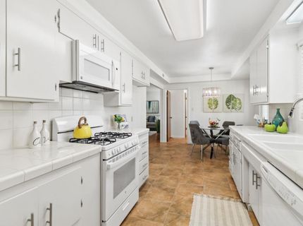 6721 Swenson Way, Sacramento, CA 95831 Photo