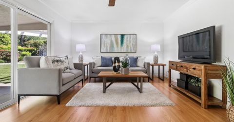 6721 Swenson Way, Sacramento, CA 95831 Photo