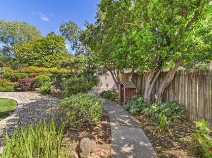 6721 Swenson Way, Sacramento, CA 95831 Photo