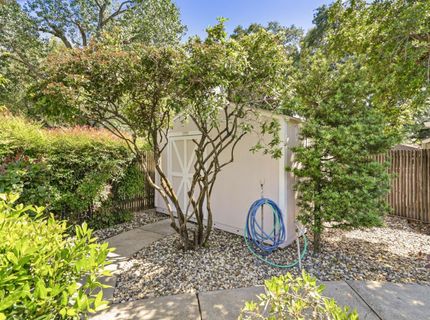 6721 Swenson Way, Sacramento, CA 95831 Photo