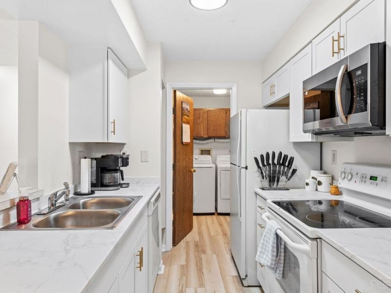 5984 Meadowcreek Drive, Unit 7, Milford, OH 45150 Photo 11