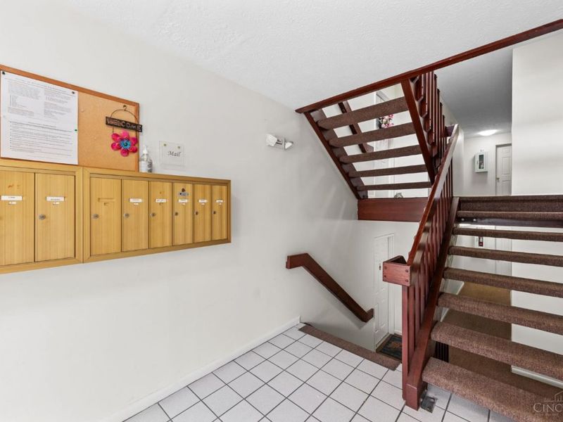 5984 Meadowcreek Drive, Unit 7, Milford, OH 45150 Photo 2