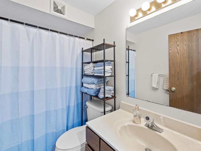 5984 Meadowcreek Drive, Unit 7, Milford, OH 45150 Photo 7