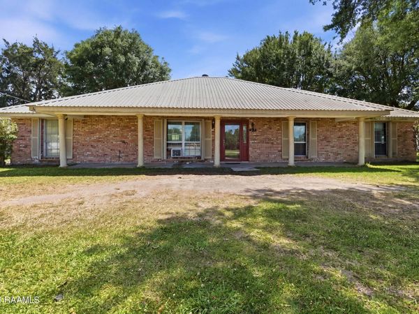 203 Francis Street , St. Martinville, LA 70582