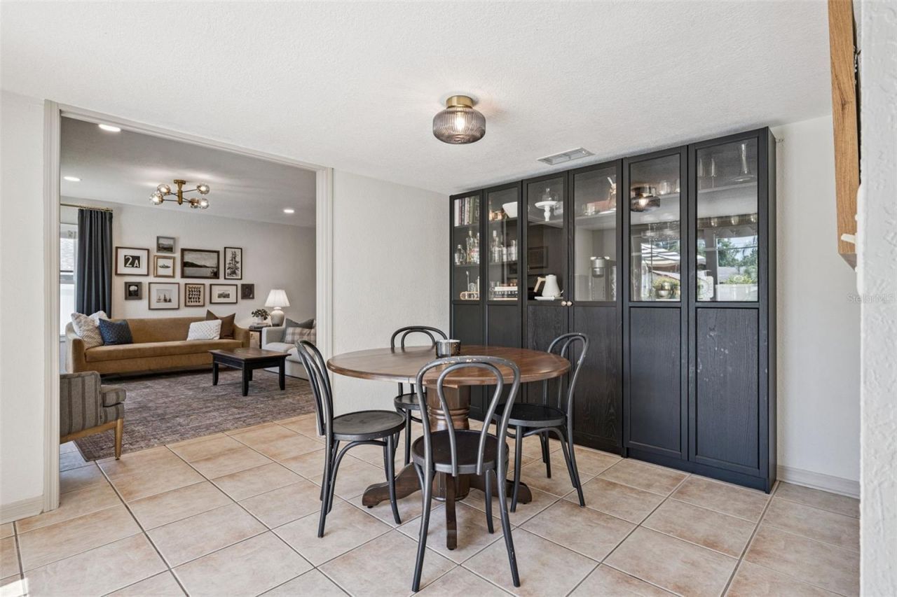 4202 Woodlynne Lane, Orlando, FL 32812 Photo