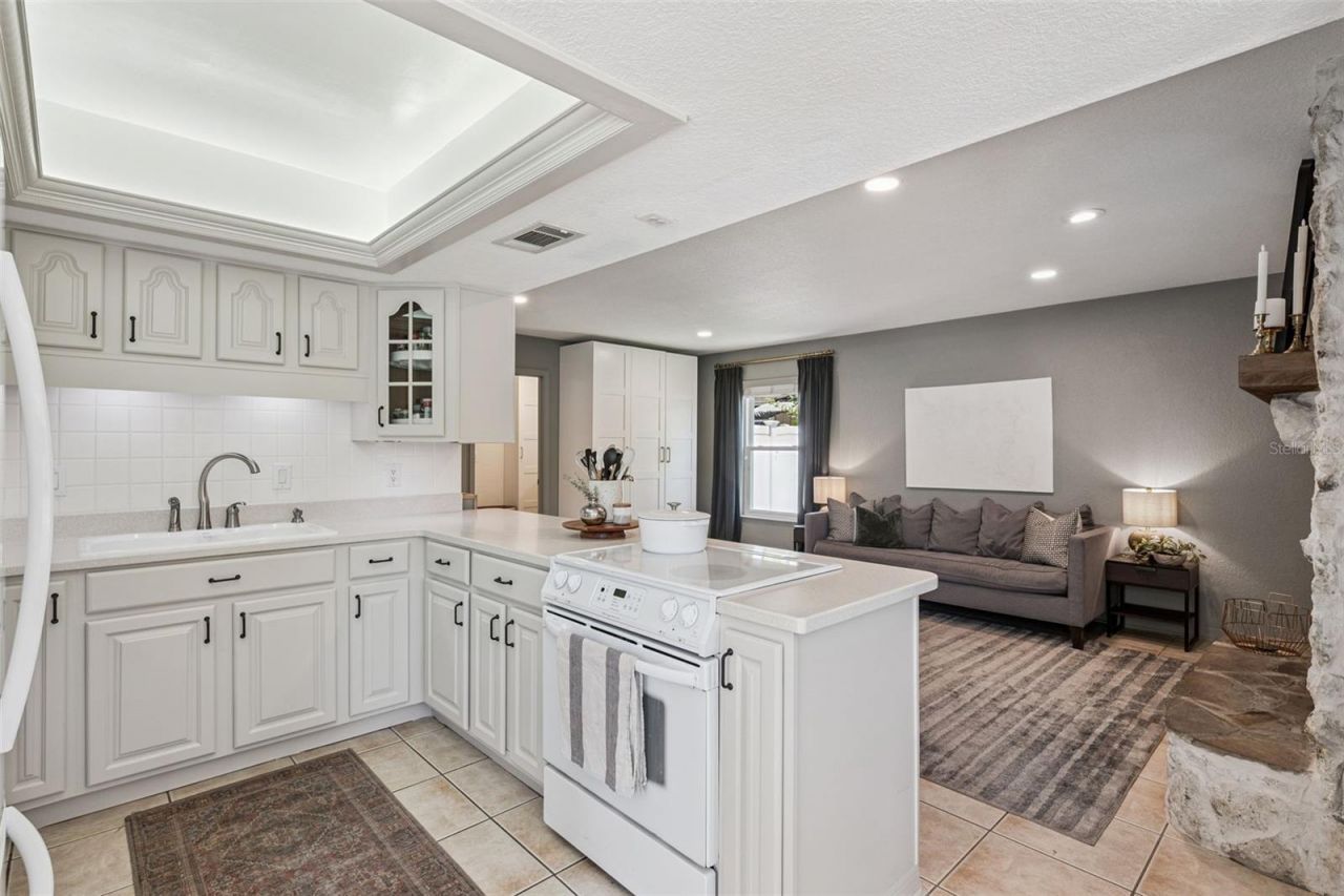 4202 Woodlynne Lane, Orlando, FL 32812 Photo