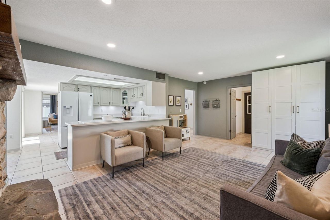 4202 Woodlynne Lane, Orlando, FL 32812 Photo