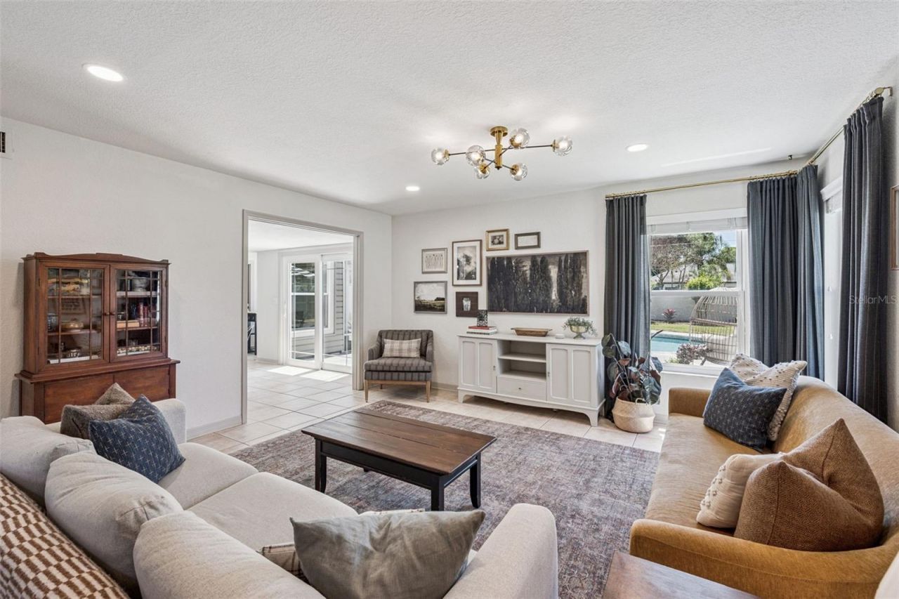 4202 Woodlynne Lane, Orlando, FL 32812 Photo