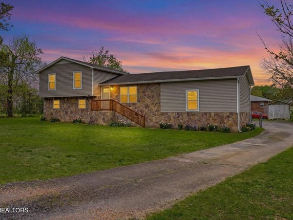 1975 Cloud Springs Rd, Rossville, GA 30741