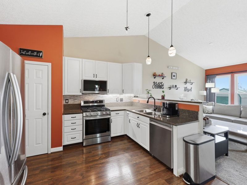 1176 Bergenia Drive, Reynoldsburg, OH 43068 Photo 6