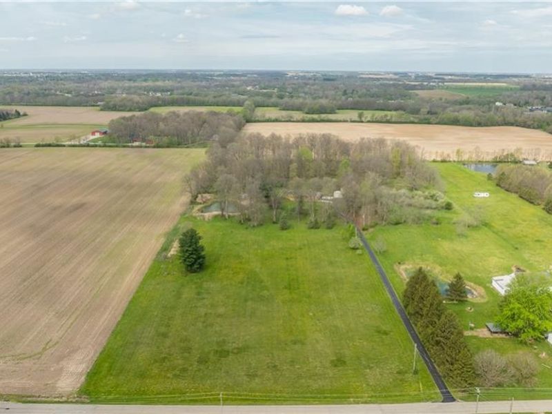 8555 Lochard Road, Sidney, OH 45365 Photo 4