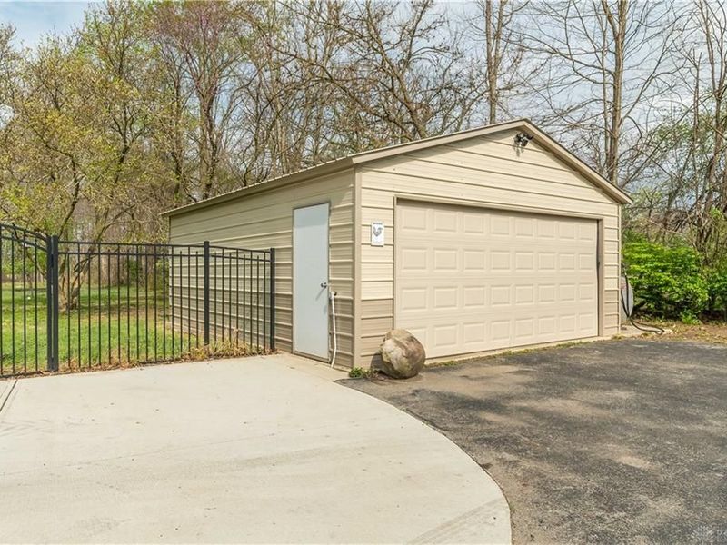 8555 Lochard Road, Sidney, OH 45365 Photo 47